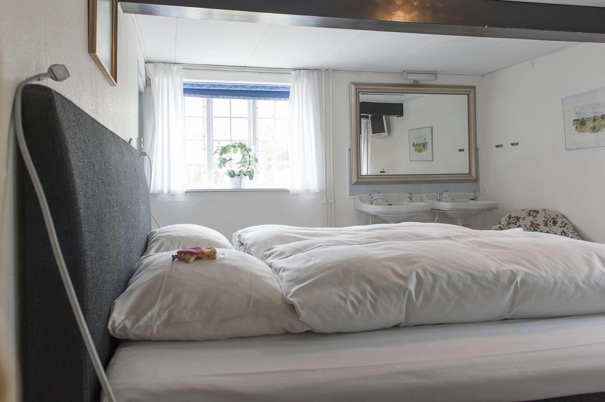Hotel Strandgaarden Vesterø Havn Εξωτερικό φωτογραφία